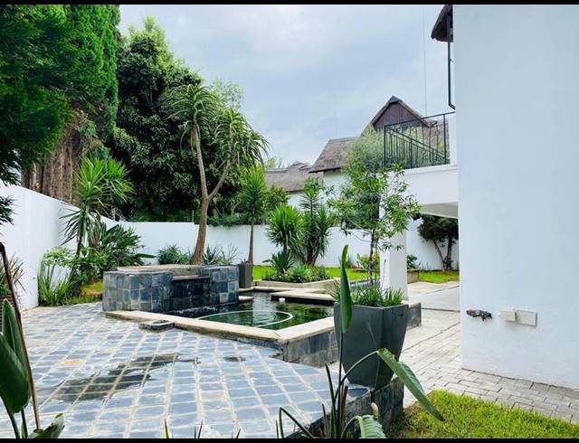 5 BEDROOM HOUSE FOR SALE IN FOURWAYS